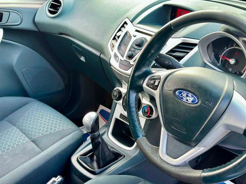 2010 FORD FIESTA 2010 FORD FIESTA