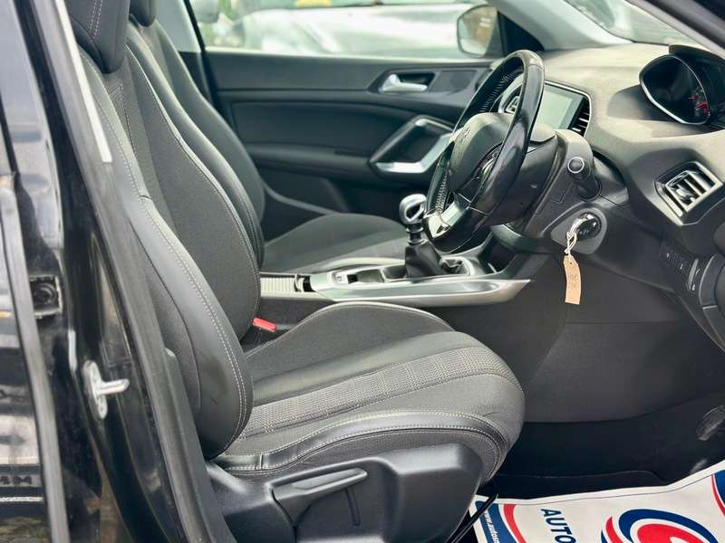 2018 PEUGEOT 308 2018 PEUGEOT 308