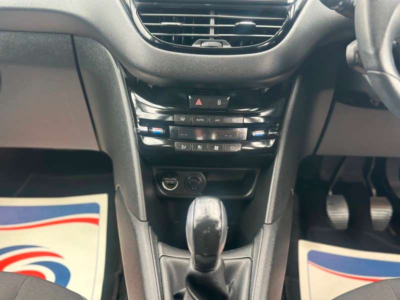 2015 PEUGEOT 208 2015 PEUGEOT 208