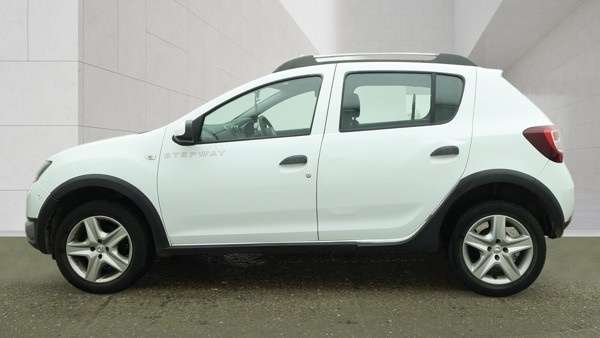 A 2015 DACIA SANDERO STEPWAY AMBIANCE DCI A 2015 DACIA SANDERO STEPWAY AMBIANCE DCI