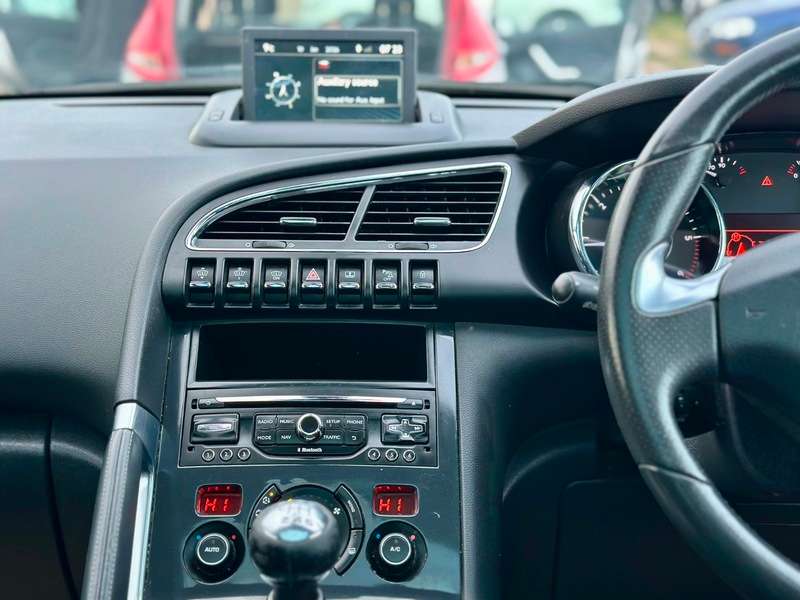 2014 PEUGEOT 3008 2014 PEUGEOT 3008