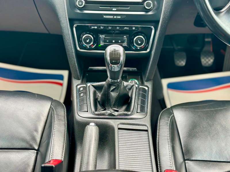 2011 SKODA SUPERB 2011 SKODA SUPERB