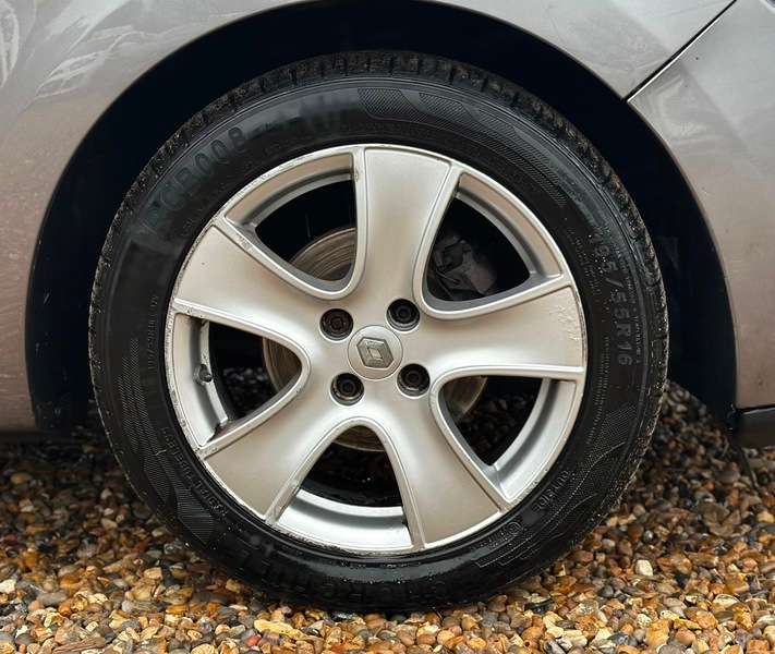 2015 RENAULT CLIO 2015 RENAULT CLIO