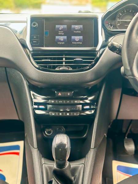 2015 PEUGEOT 208 2015 PEUGEOT 208