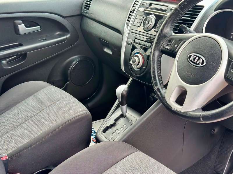 2010 KIA VENGA 2010 KIA VENGA