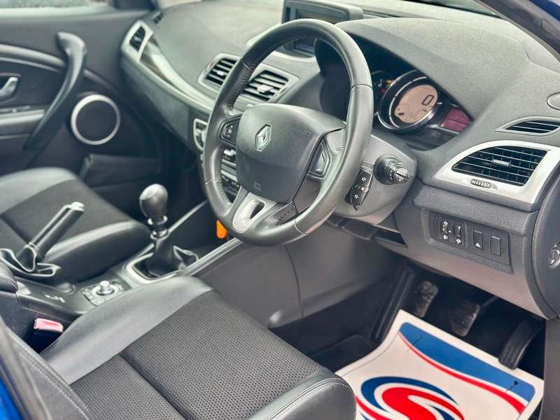 2010 RENAULT MEGANE 2010 RENAULT MEGANE