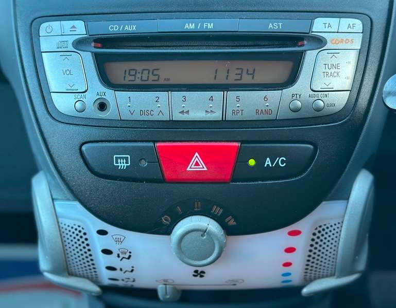 2011 TOYOTA AYGO 2011 TOYOTA AYGO