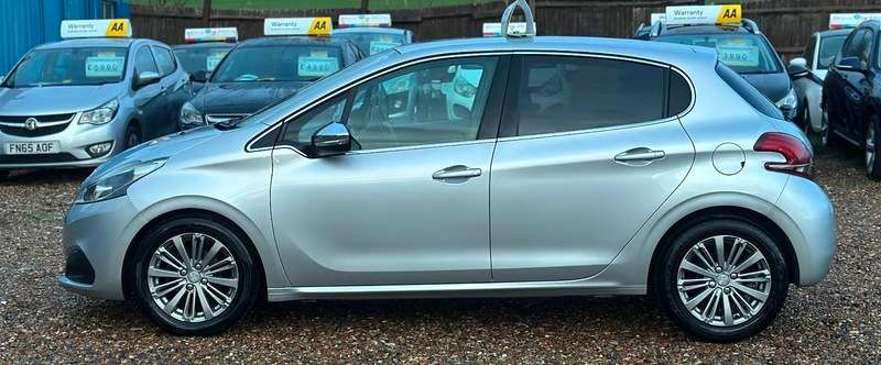 2015 PEUGEOT 208 2015 PEUGEOT 208