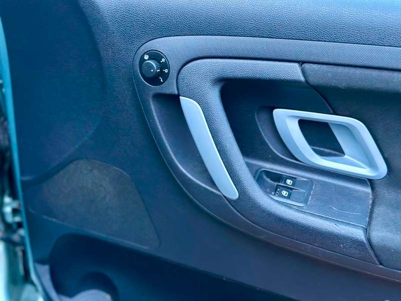 2010 SKODA FABIA 2010 SKODA FABIA