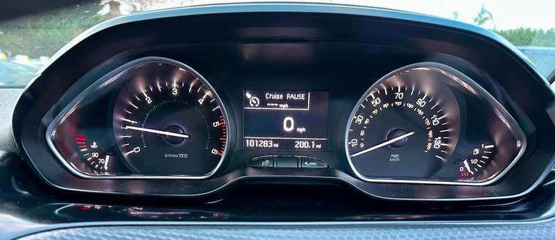 2015 PEUGEOT 208 2015 PEUGEOT 208