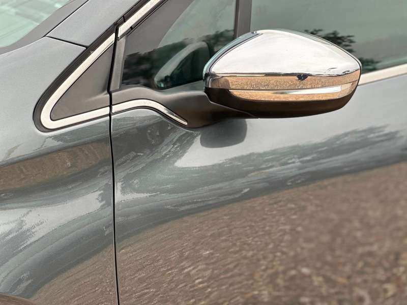 2015 PEUGEOT 208 2015 PEUGEOT 208