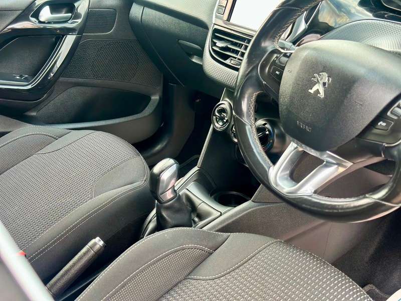 2015 PEUGEOT 208 2015 PEUGEOT 208