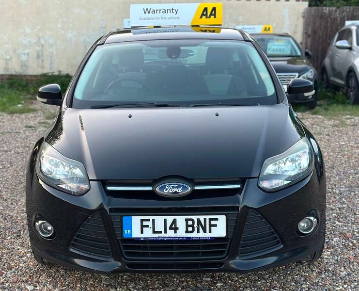 A 2014 FORD FOCUS ZETEC NAVIGATOR TDCI A 2014 FORD FOCUS ZETEC NAVIGATOR TDCI