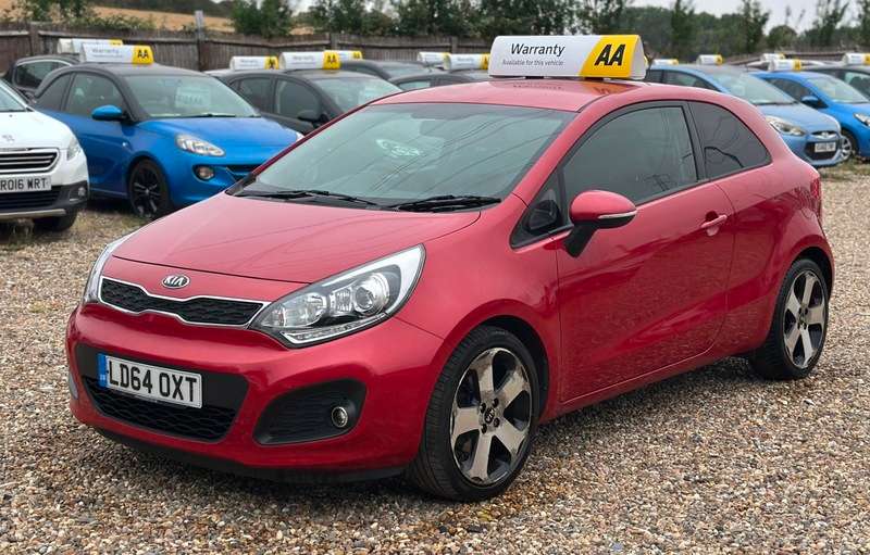 A 2014 KIA RIO 3 ECODYNAMICS A 2014 KIA RIO 3 ECODYNAMICS