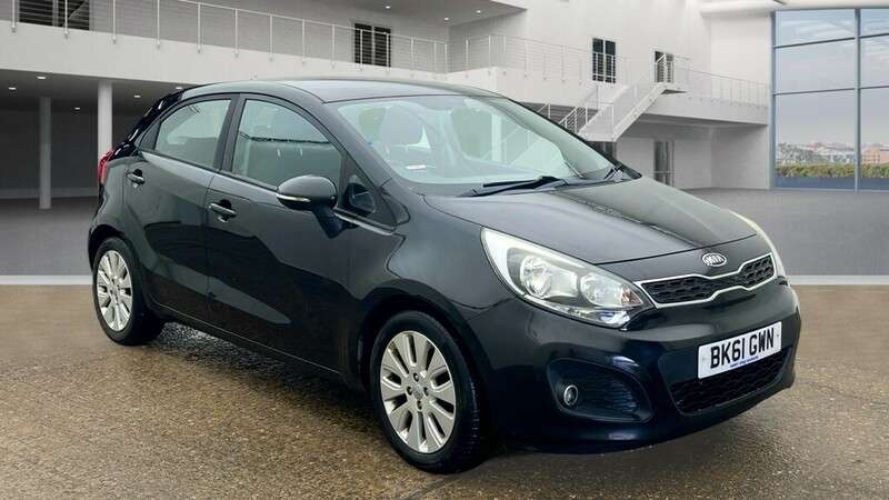 A 2011 KIA RIO 2 A 2011 KIA RIO 2