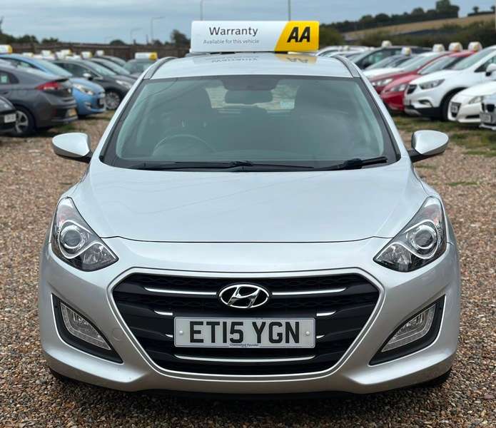 A 2015 HYUNDAI I30 CRDI SE BLUE DRIVE A 2015 HYUNDAI I30 CRDI SE BLUE DRIVE