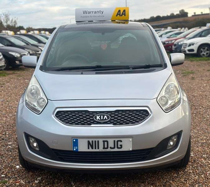 A 2010 KIA VENGA 3 A 2010 KIA VENGA 3