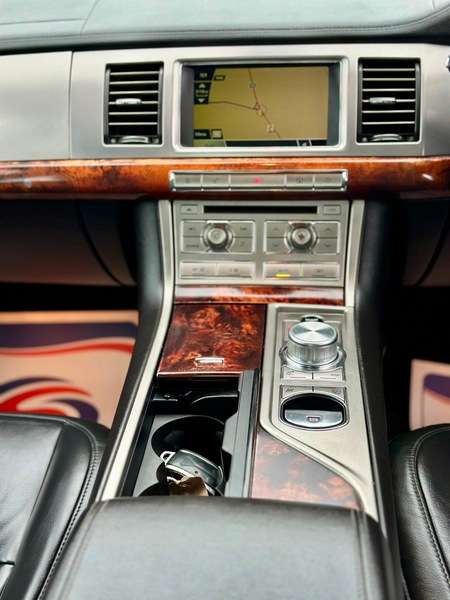 2010 JAGUAR XF 2010 JAGUAR XF