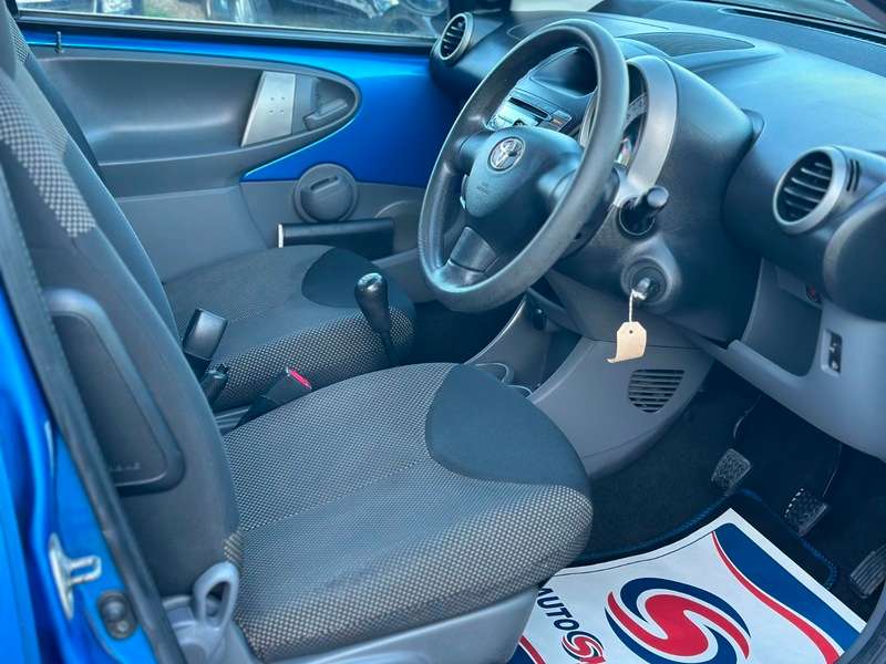 2011 TOYOTA AYGO 2011 TOYOTA AYGO