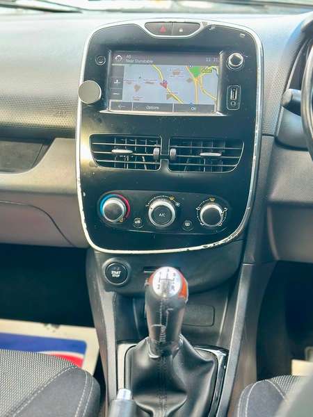 2015 RENAULT CLIO 2015 RENAULT CLIO