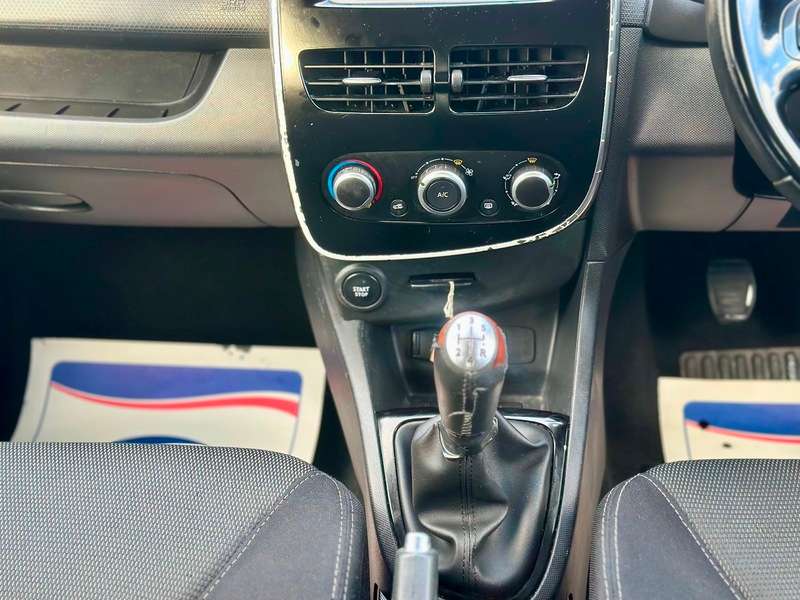 2015 RENAULT CLIO 2015 RENAULT CLIO