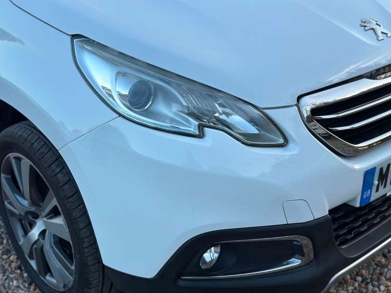 A 2013 PEUGEOT 2008 FELINE MISTRAL A 2013 PEUGEOT 2008 FELINE MISTRAL