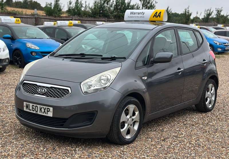 A 2010 KIA VENGA 2 A 2010 KIA VENGA 2