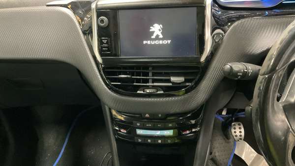 2013 PEUGEOT 2008 2013 PEUGEOT 2008