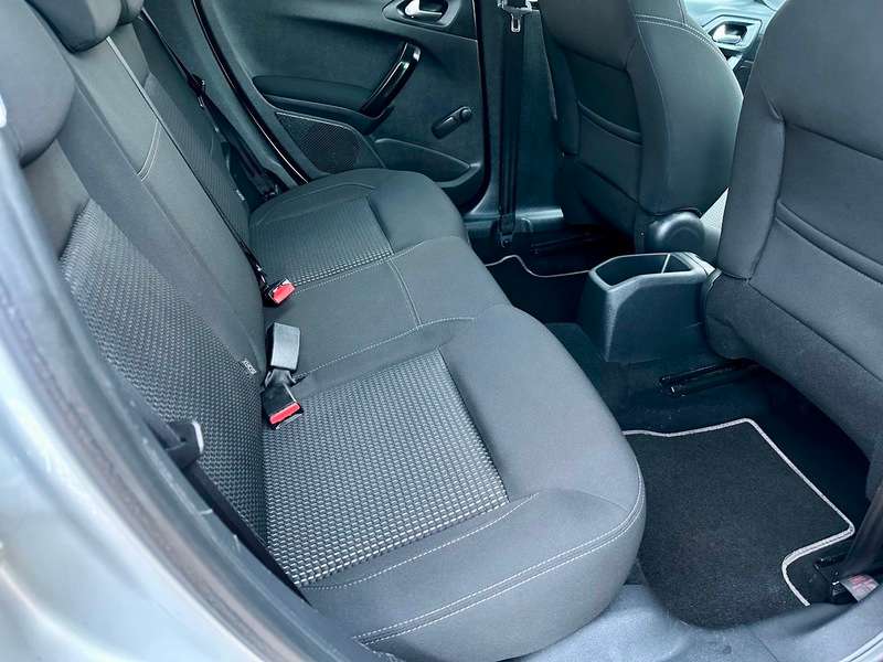 2015 PEUGEOT 208 2015 PEUGEOT 208