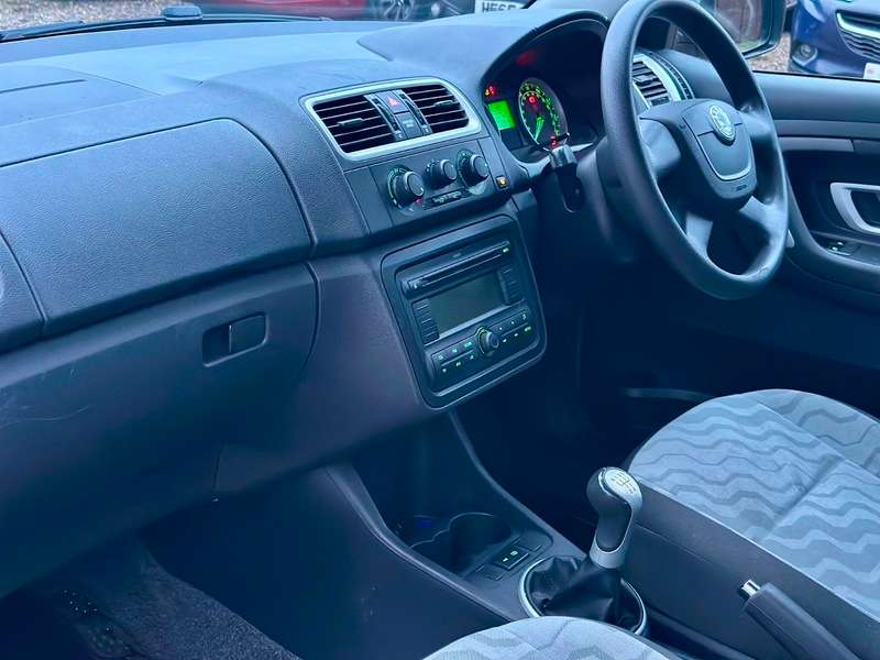 2010 SKODA FABIA 2010 SKODA FABIA