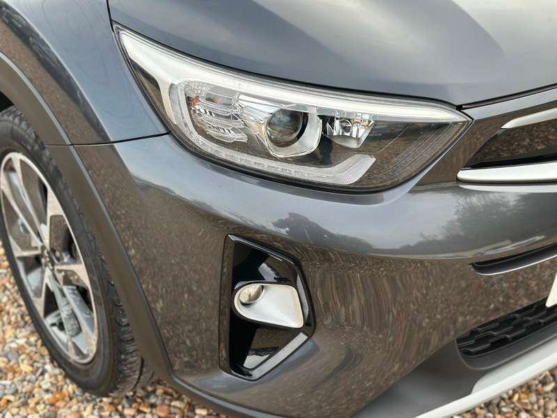 A 2017 KIA STONIC 2 ISG A 2017 KIA STONIC 2 ISG