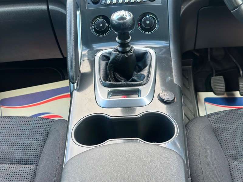 2013 PEUGEOT 3008 2013 PEUGEOT 3008