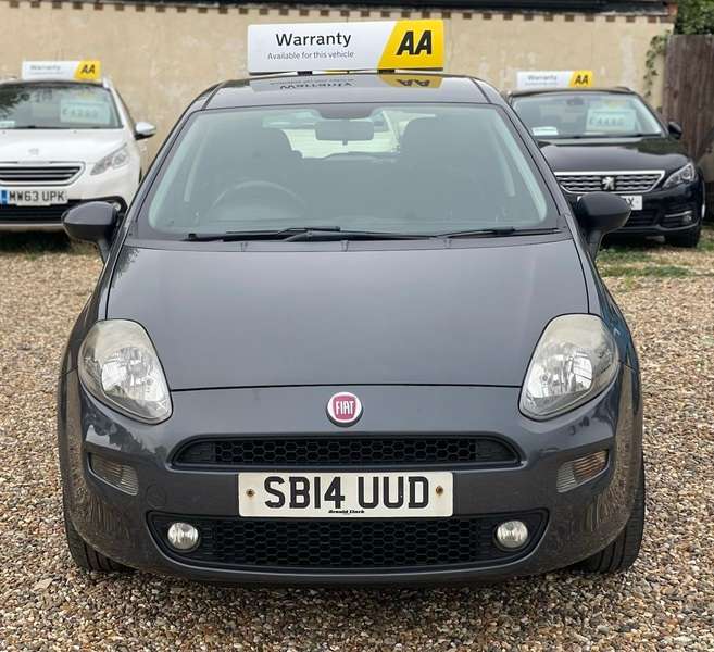 A 2014 FIAT PUNTO EASY A 2014 FIAT PUNTO EASY