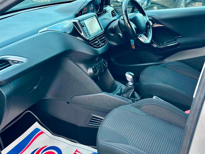 2015 PEUGEOT 208 2015 PEUGEOT 208