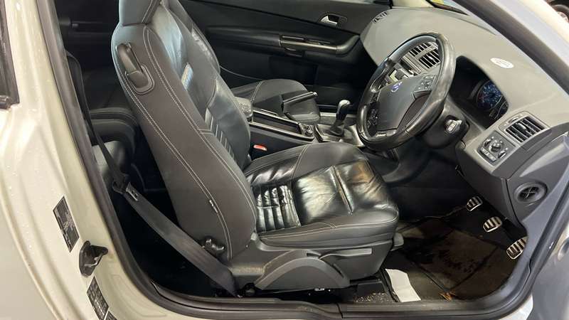 2011 VOLVO C30 2011 VOLVO C30