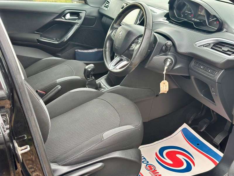 2016 PEUGEOT 208 2016 PEUGEOT 208