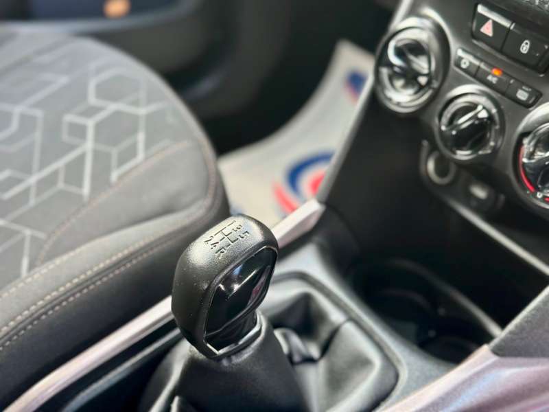 2015 PEUGEOT 2008 2015 PEUGEOT 2008