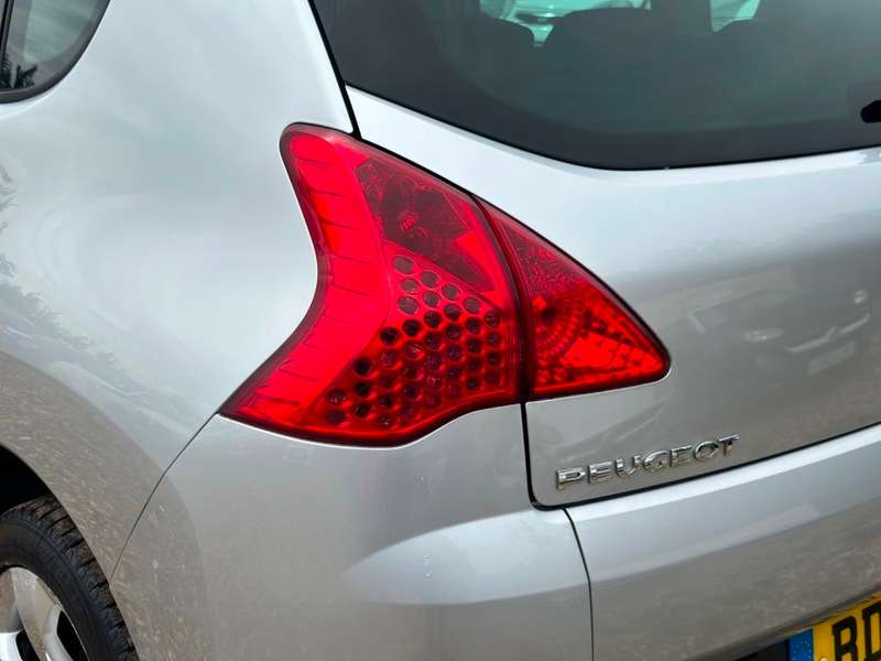 2013 PEUGEOT 3008 2013 PEUGEOT 3008