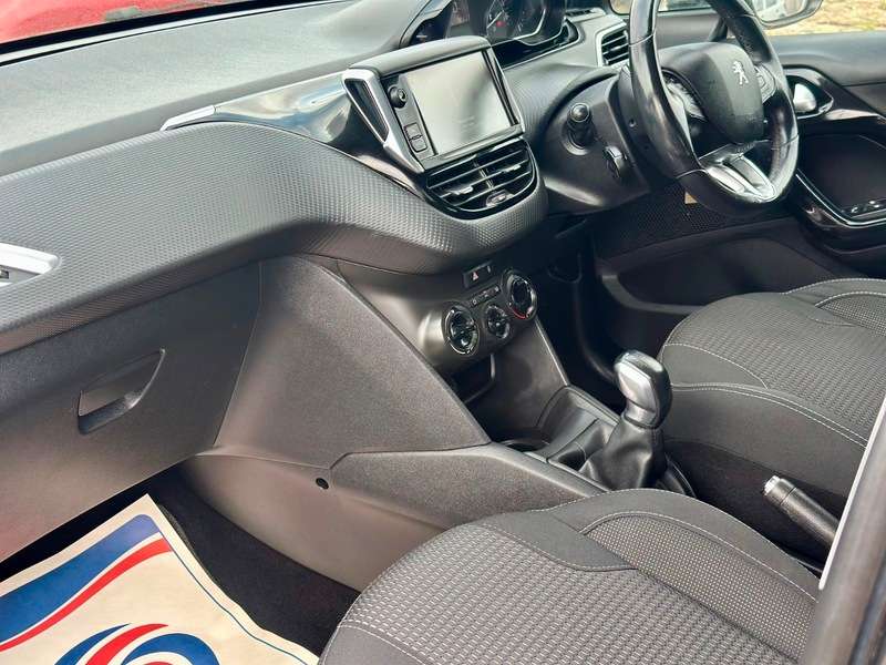 2015 PEUGEOT 208 2015 PEUGEOT 208