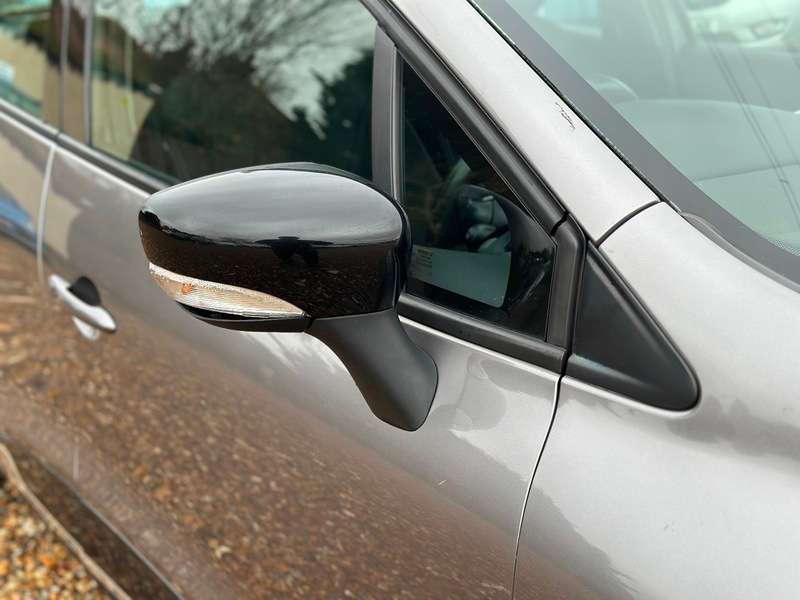 2015 RENAULT CLIO 2015 RENAULT CLIO