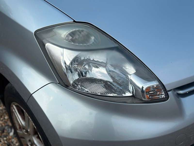 A 2007 DAIHATSU SIRION CENTENARY A 2007 DAIHATSU SIRION CENTENARY