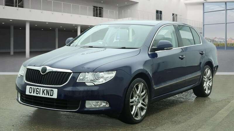 A 2011 SKODA SUPERB ELEGANCE TDI CR A 2011 SKODA SUPERB ELEGANCE TDI CR