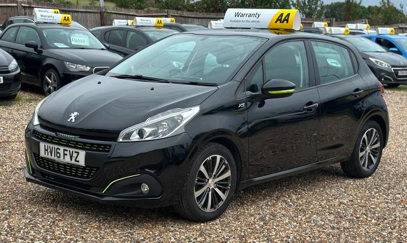 A 2016 PEUGEOT 208 XS LIME A 2016 PEUGEOT 208 XS LIME
