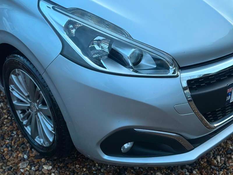 2015 PEUGEOT 208 2015 PEUGEOT 208