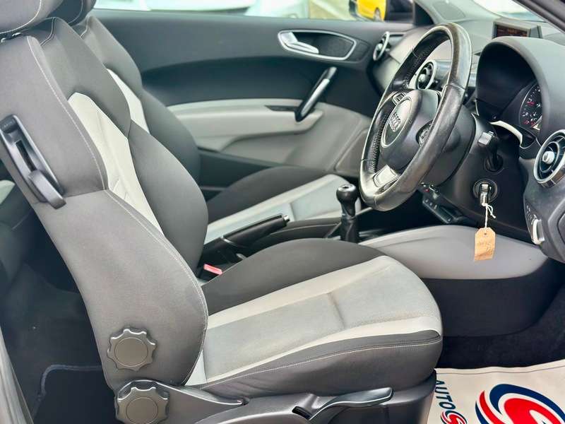2011 AUDI A1 2011 AUDI A1