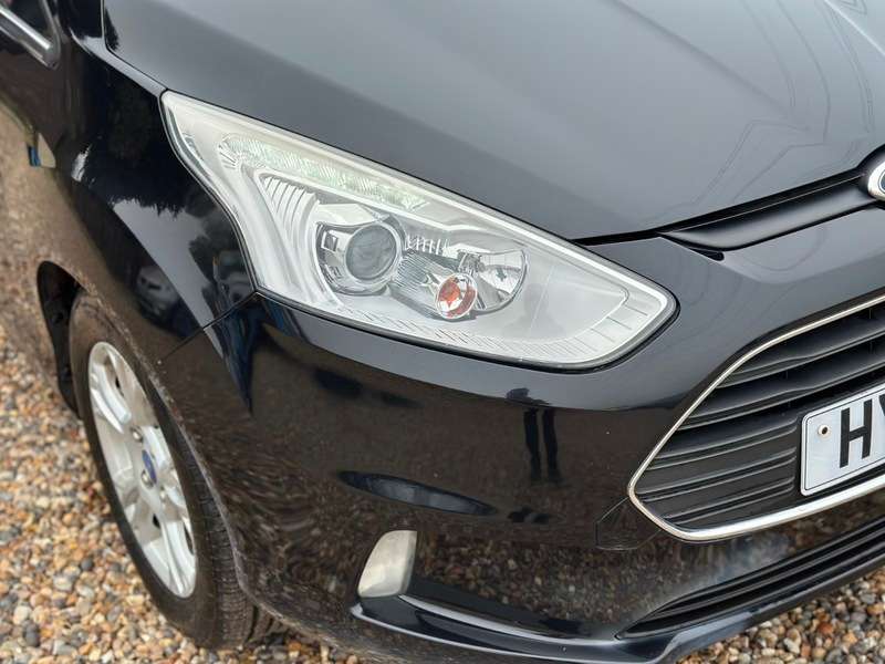 A 2014 FORD B-MAX ZETEC A 2014 FORD B-MAX ZETEC