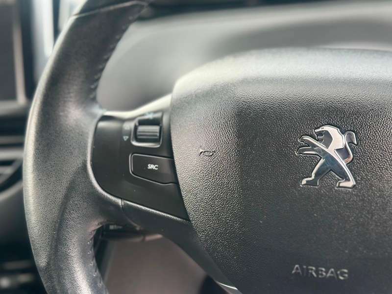 2015 PEUGEOT 208 2015 PEUGEOT 208