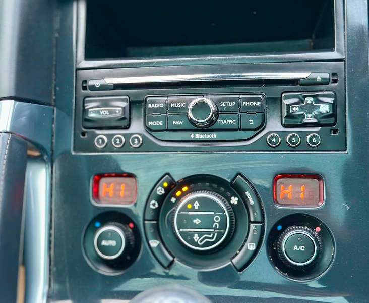 2014 PEUGEOT 3008 2014 PEUGEOT 3008