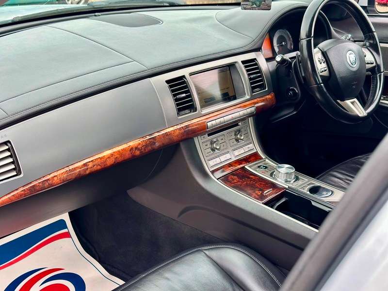 2010 JAGUAR XF 2010 JAGUAR XF