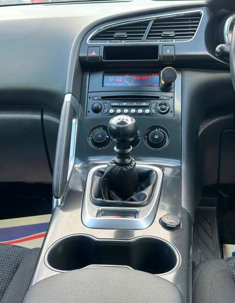 2013 PEUGEOT 3008 2013 PEUGEOT 3008